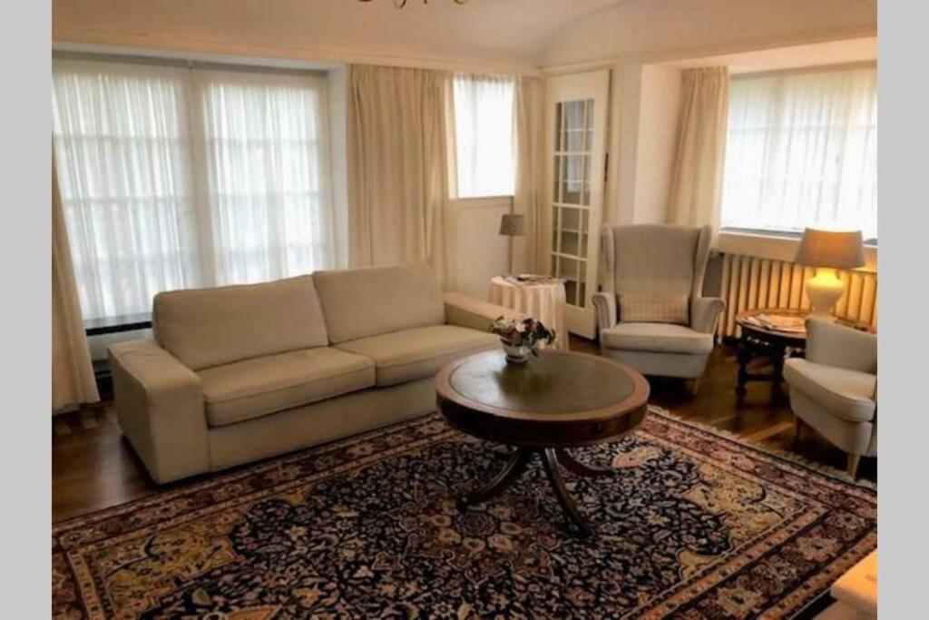 Vrijstaande Rietgedekte Villa Nabij Uitvalswegen Wassenaar Ngoại thất bức ảnh