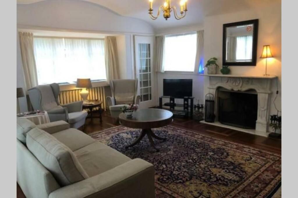 Vrijstaande Rietgedekte Villa Nabij Uitvalswegen Wassenaar Ngoại thất bức ảnh